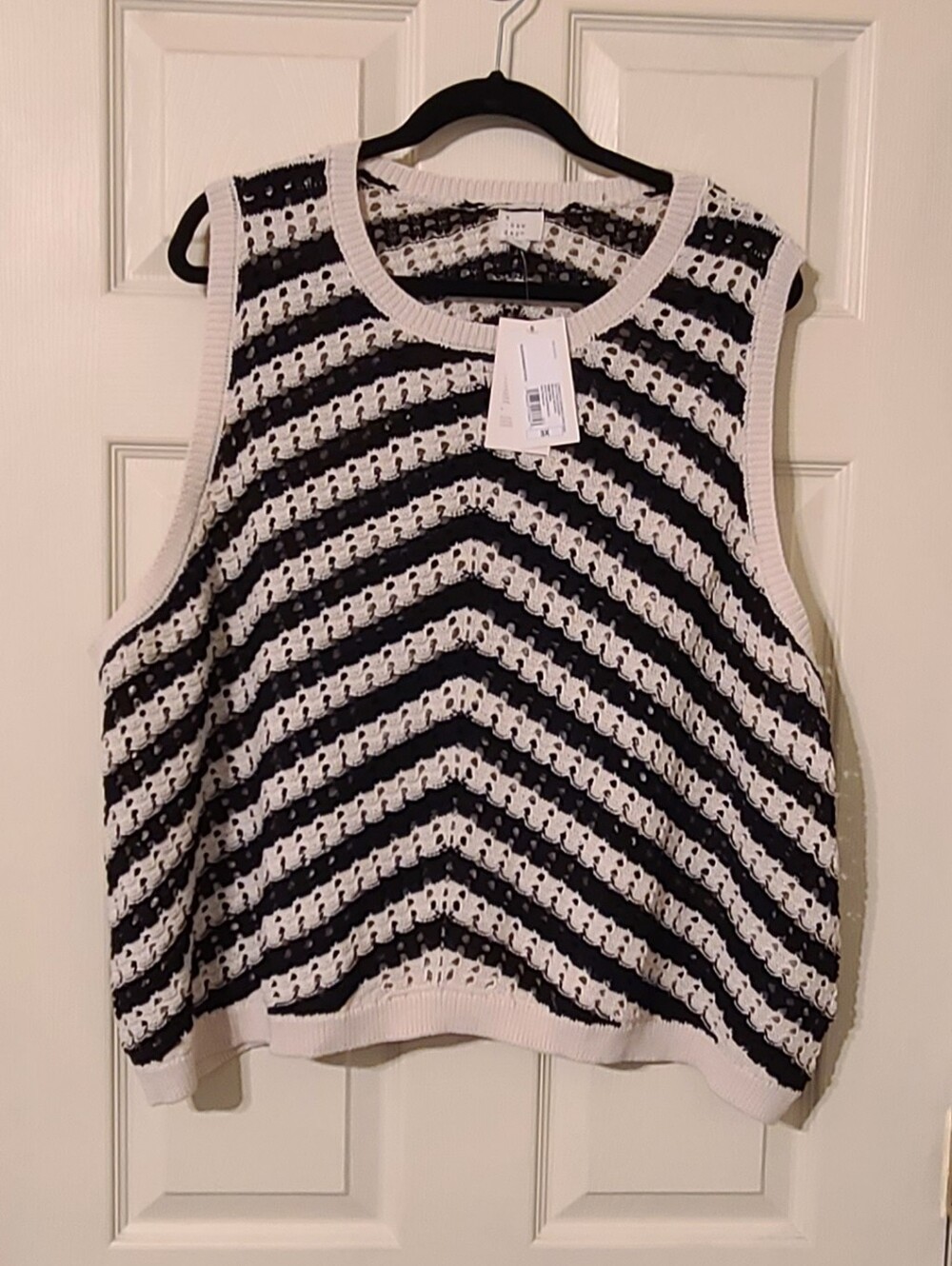 A New Day Sleeveless Knit Chevron Stripe Tank - Black & White - 3x